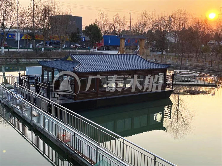 江苏省南京市浦口区11米画舫餐饮船